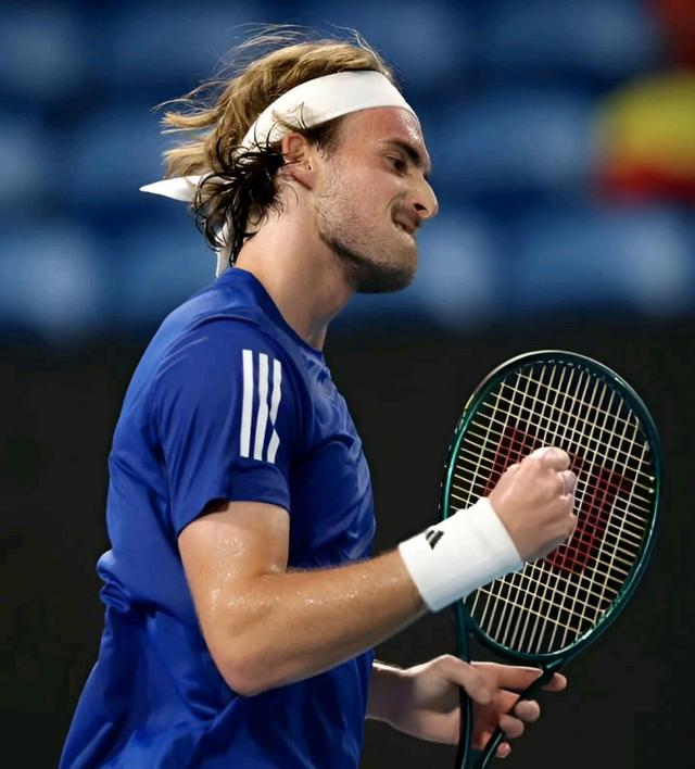 爱游戏下载-法网翻盘拉沃尔杯，西西帕斯惊艳四座