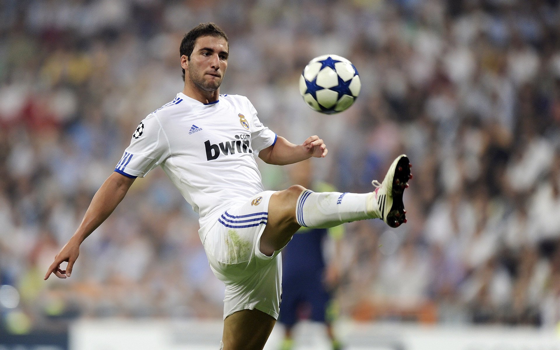 爱游戏在线-玻利维亚险胜亚特兰大，帕尔默在世界排名争夺战中接管比赛