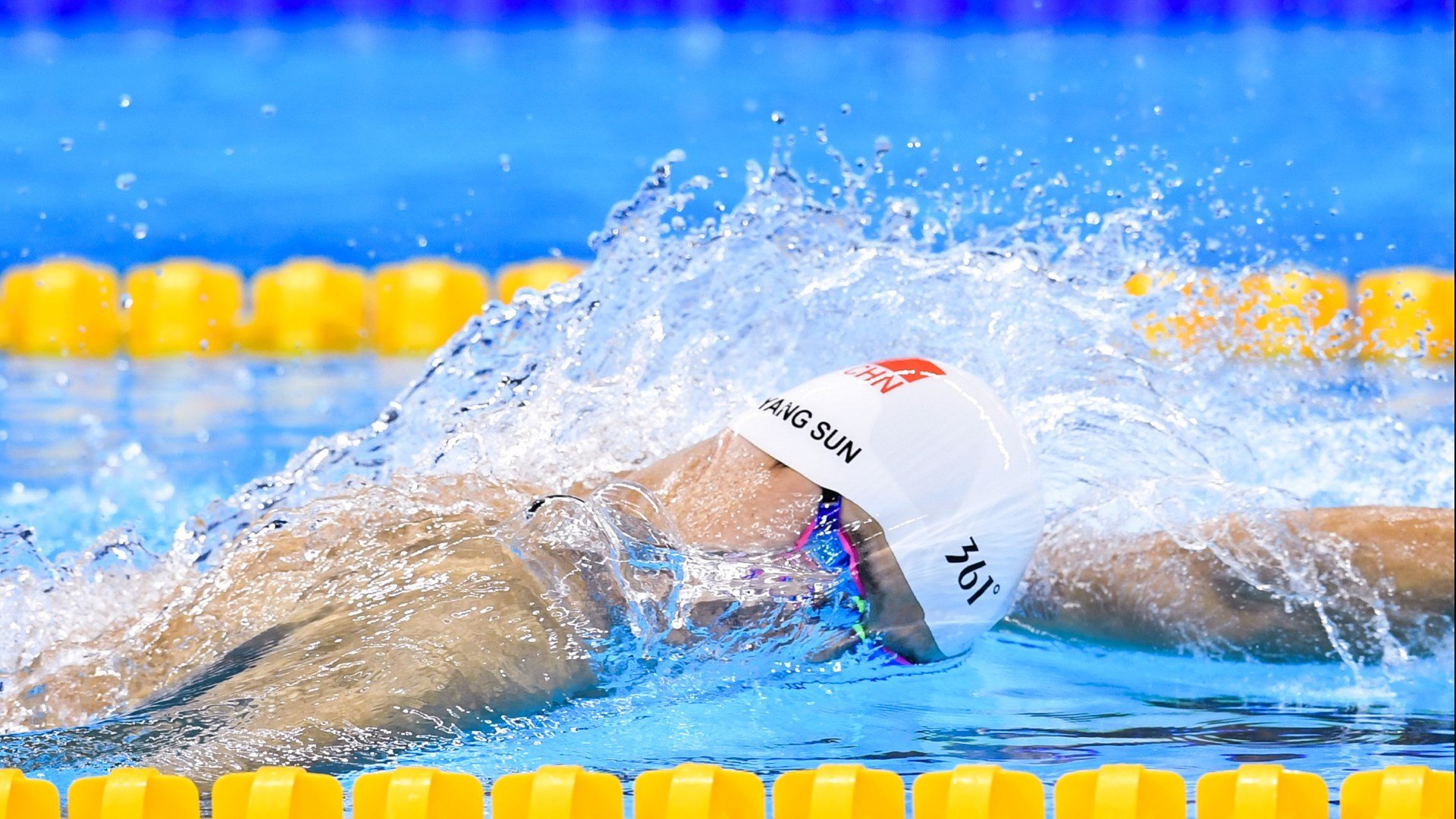 爱游戏在线-阿什拉夫一球封神，当摩洛哥的月光照亮美加墨的绿茵场