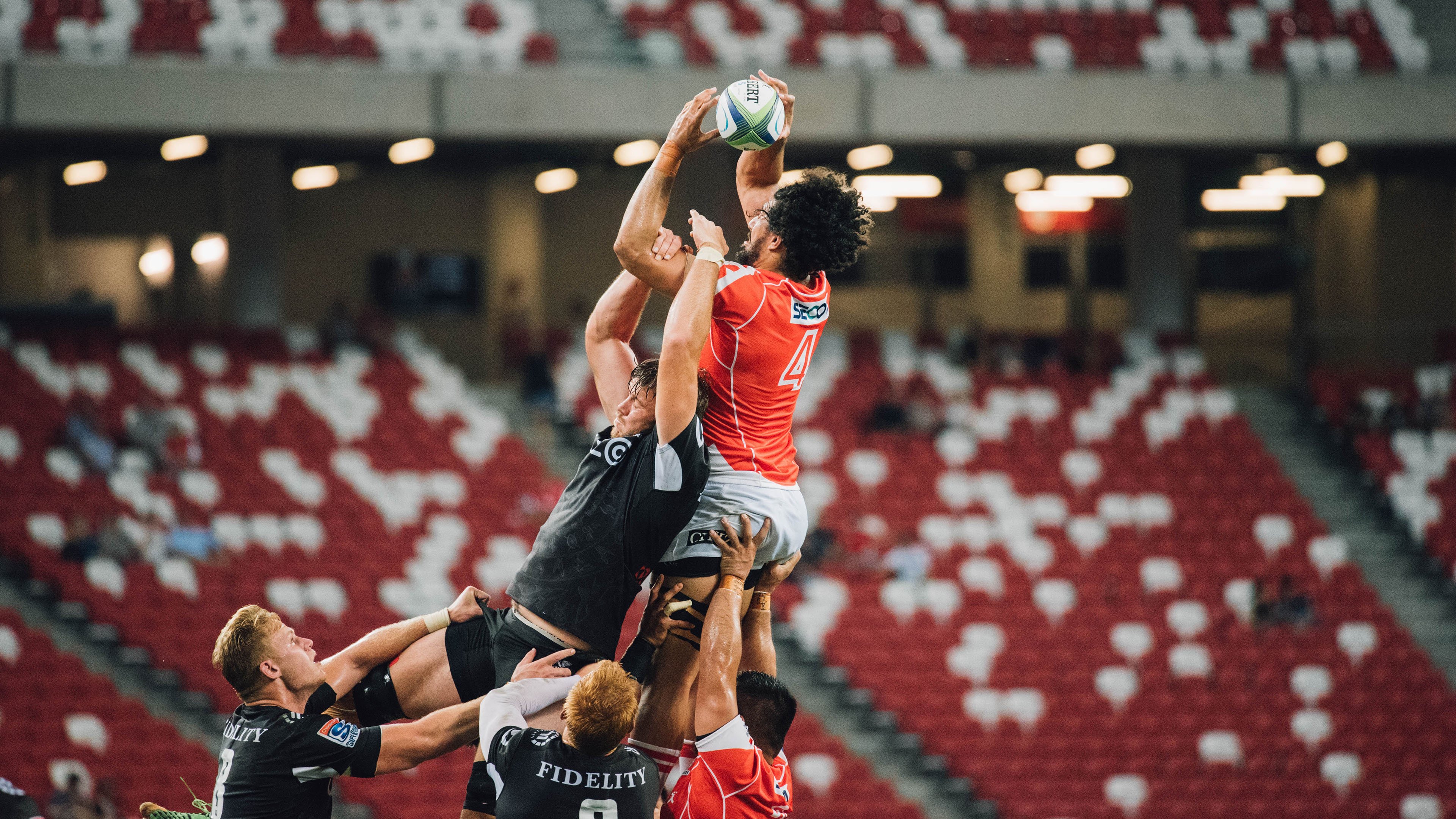 爱游戏在线-雷霆完胜魔术，利拉德在NBA季后赛接管比赛，孤胆英雄的传奇之夜